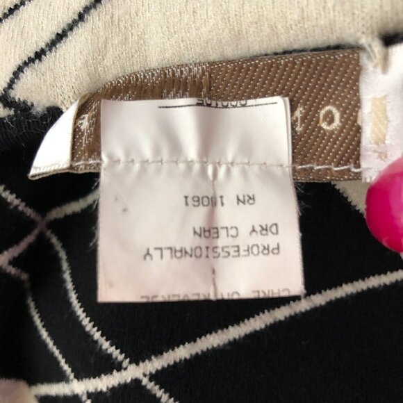 Doncaster - Black and Ivory/Cream Diamond Plaid Round Neck Sweater - Size Medium - Picture 4 of 4